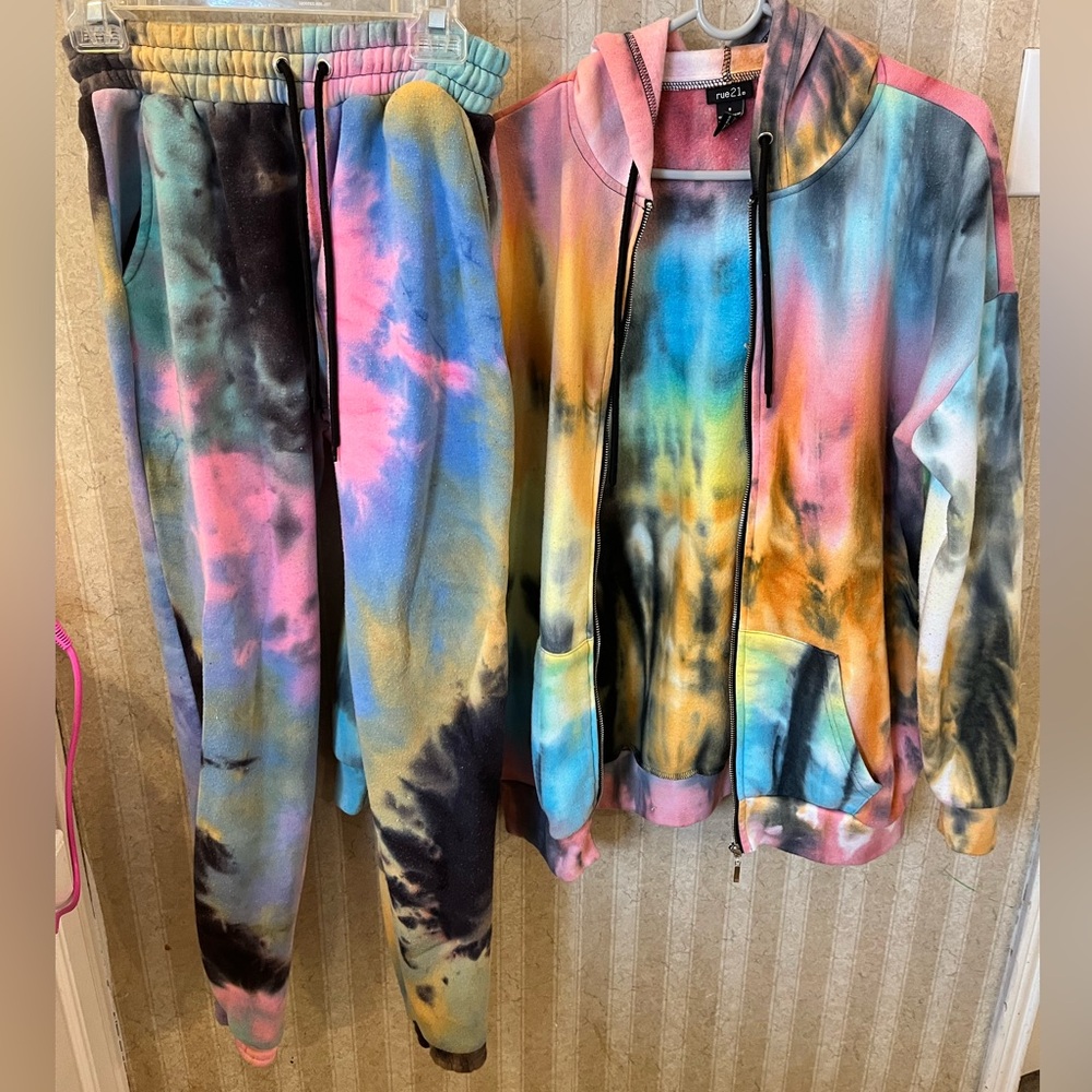 Friendly for all genders Tye dye 2-piece sweatsuit